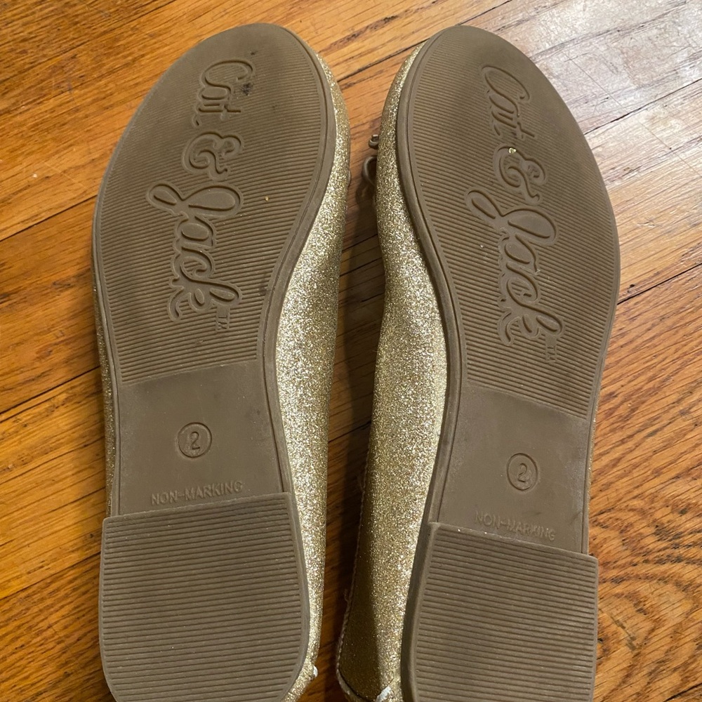 Cat and Jack gold glitter slip on shoes - size 2 - Picture 4 of 4